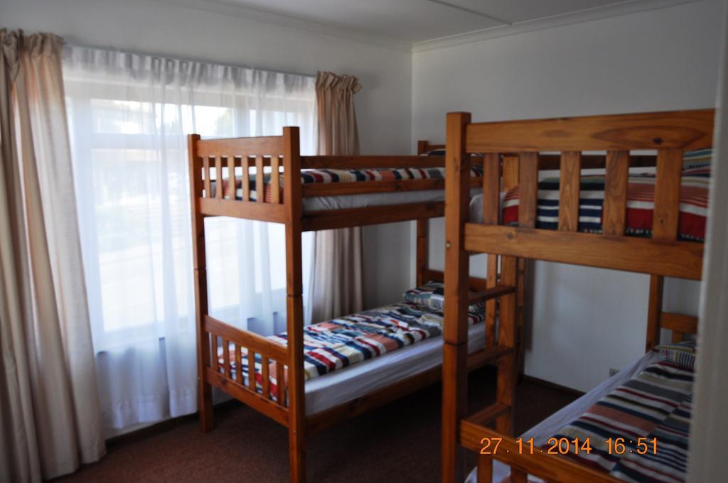 Backpacker Apartments Плеттенберг-Бей Екстер'єр фото