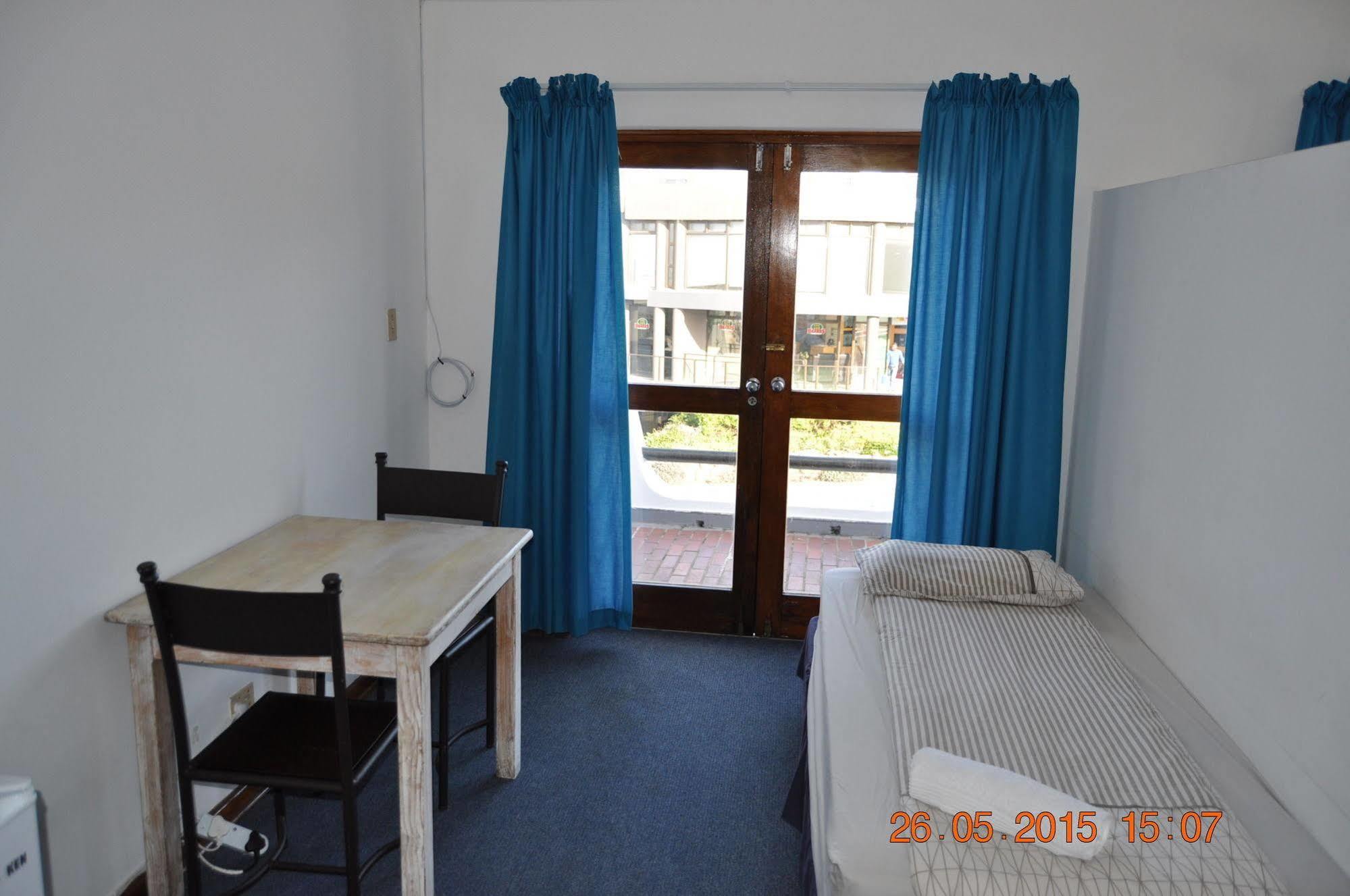 Backpacker Apartments Плеттенберг-Бей Екстер'єр фото