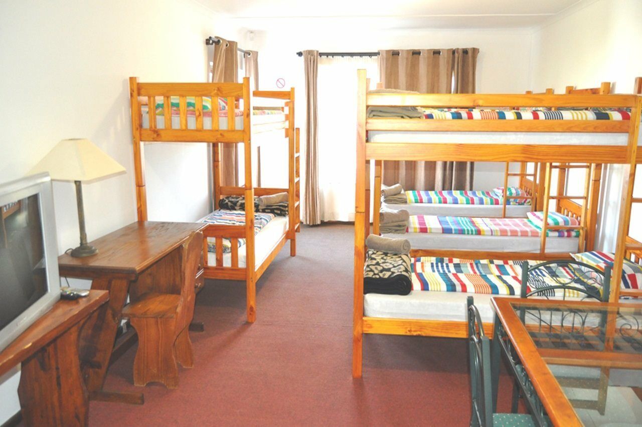 Backpacker Apartments Плеттенберг-Бей Екстер'єр фото
